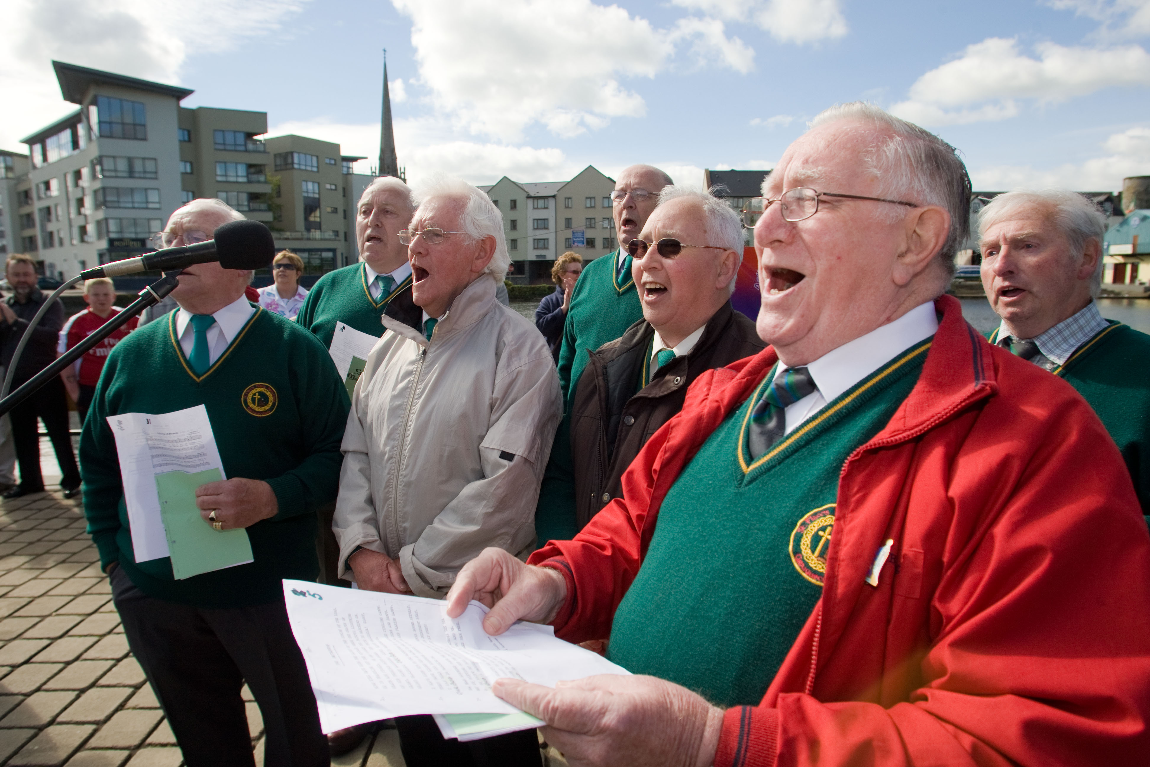 Singing out at the Dawn Chorus in Carlow during the 2010 Bealtaine Festival  (photo: Jeff Harvey)